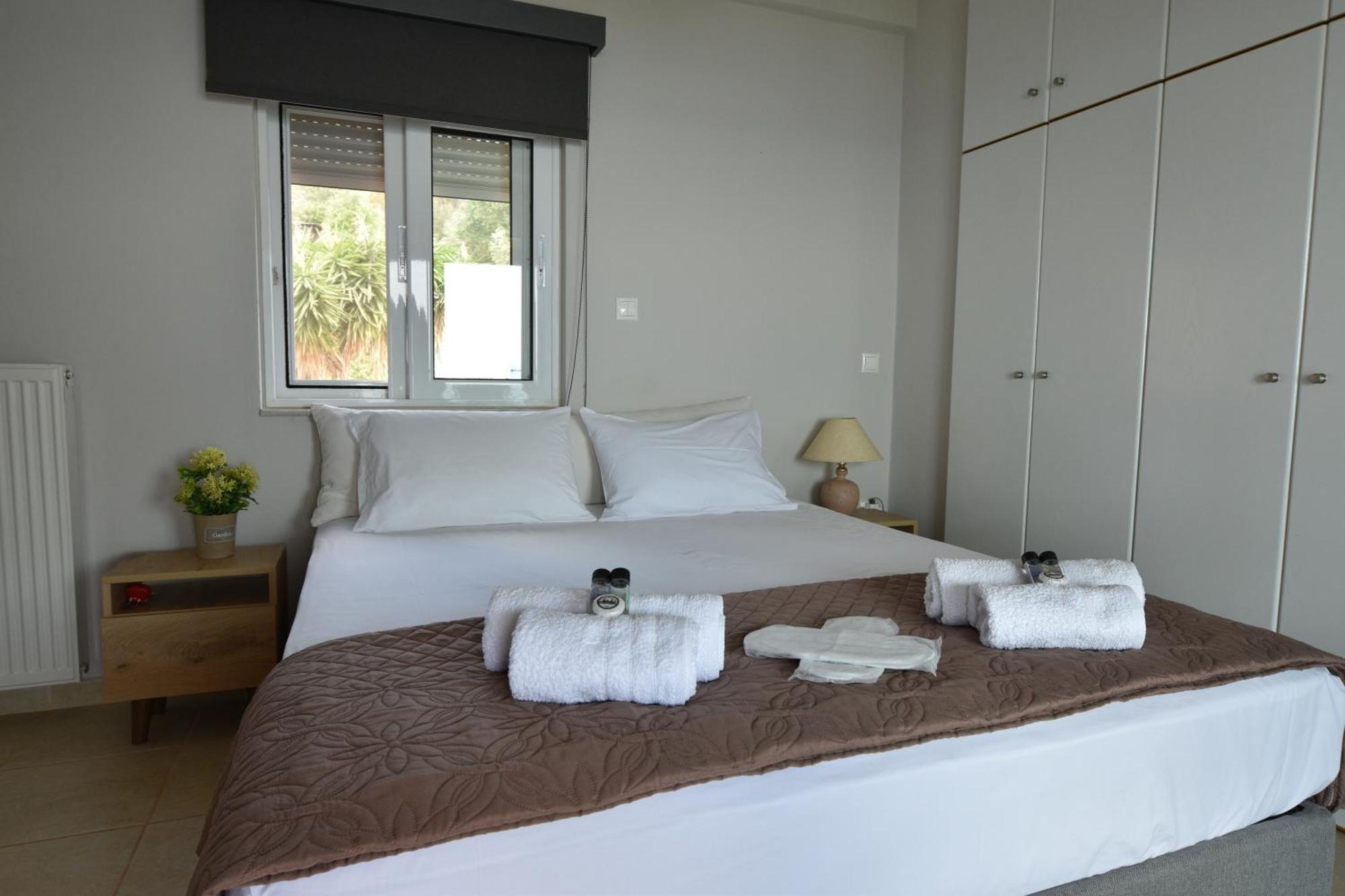 Blue Bay View - Beach House Vathirrevma Esterno foto