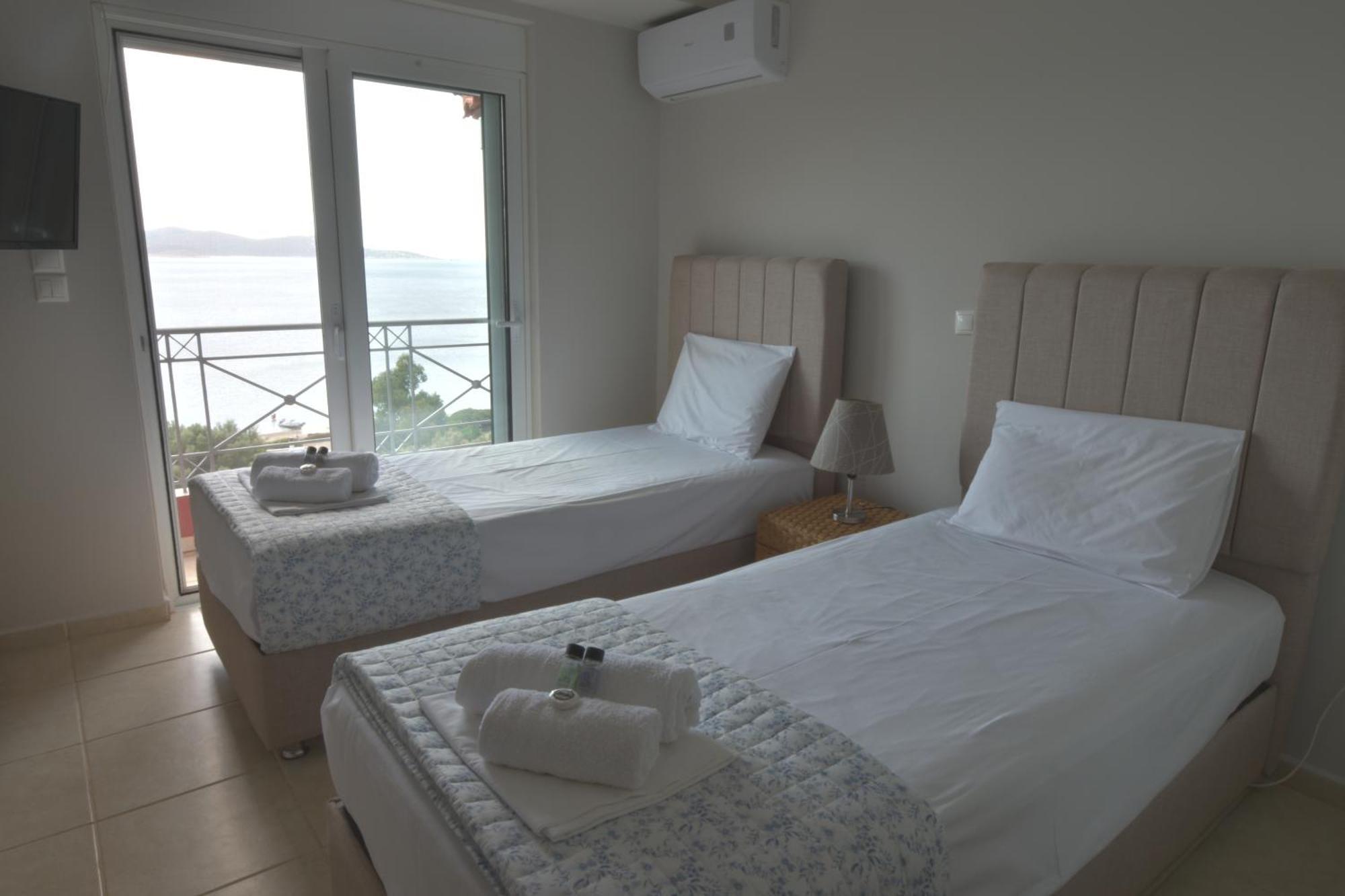Blue Bay View - Beach House Vathirrevma Esterno foto