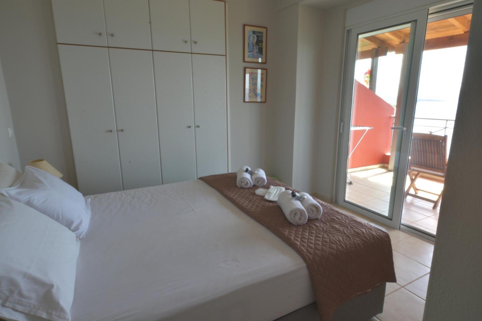 Blue Bay View - Beach House Vathirrevma Esterno foto